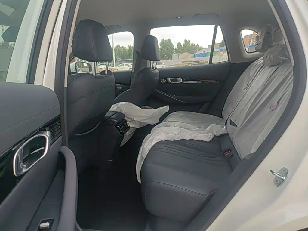 Geely Galaxy Galaxy E5 2026 2026 530km Voyager Edition