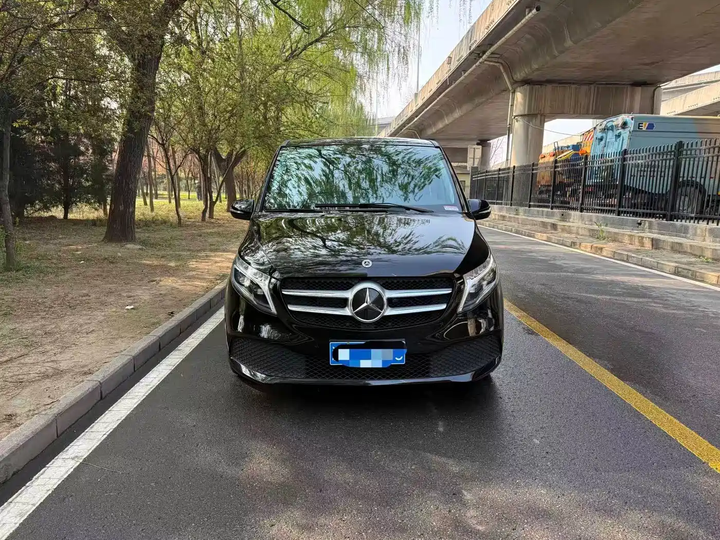 MERCEDES-BENZ V CLASS