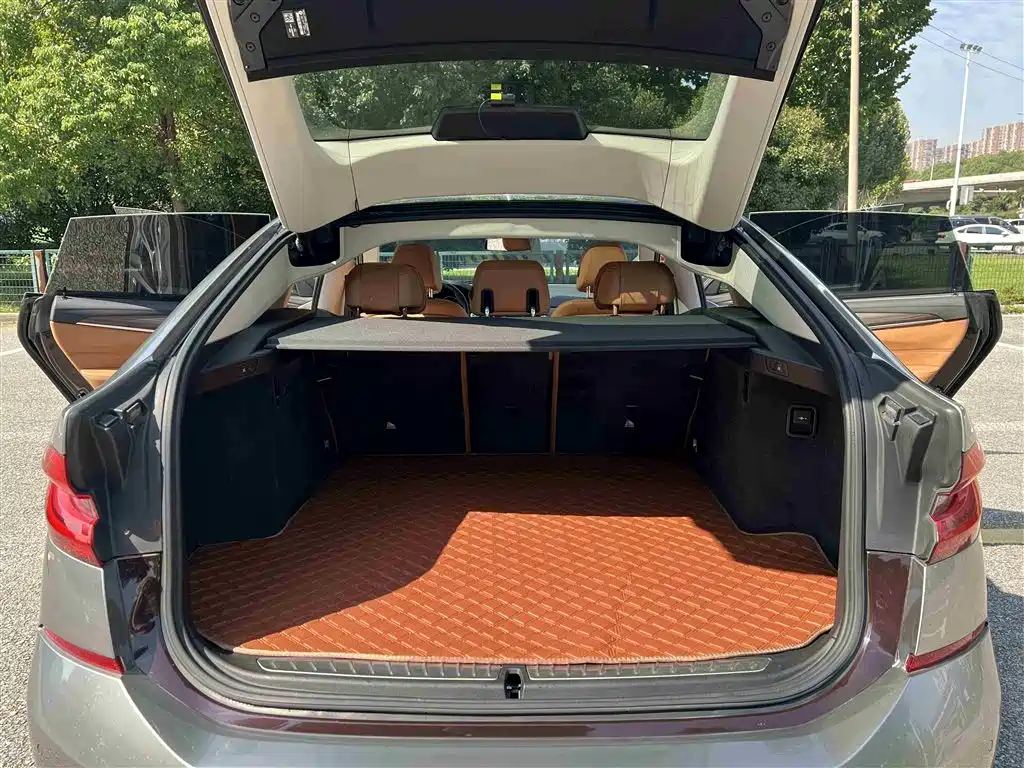 BMW 6 Series GT 2018 630i Luxury Design Package фото 32