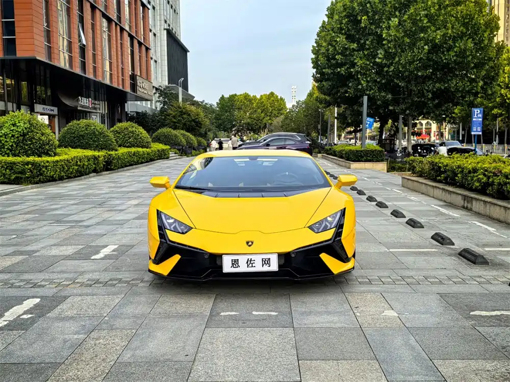 LAMBORGHINI HURACÁN