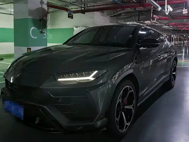lamborghini urus