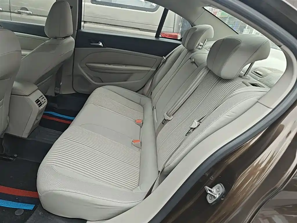 Peugeot 408 2014 1.8L Automatic Luxury Edition фото 17