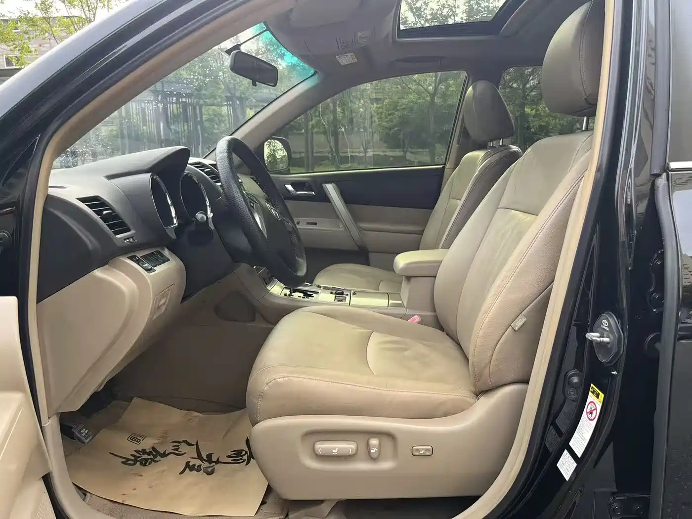Toyota Highlander 2012 2.7L 2WD 7-Seater Luxury Edition фото 11