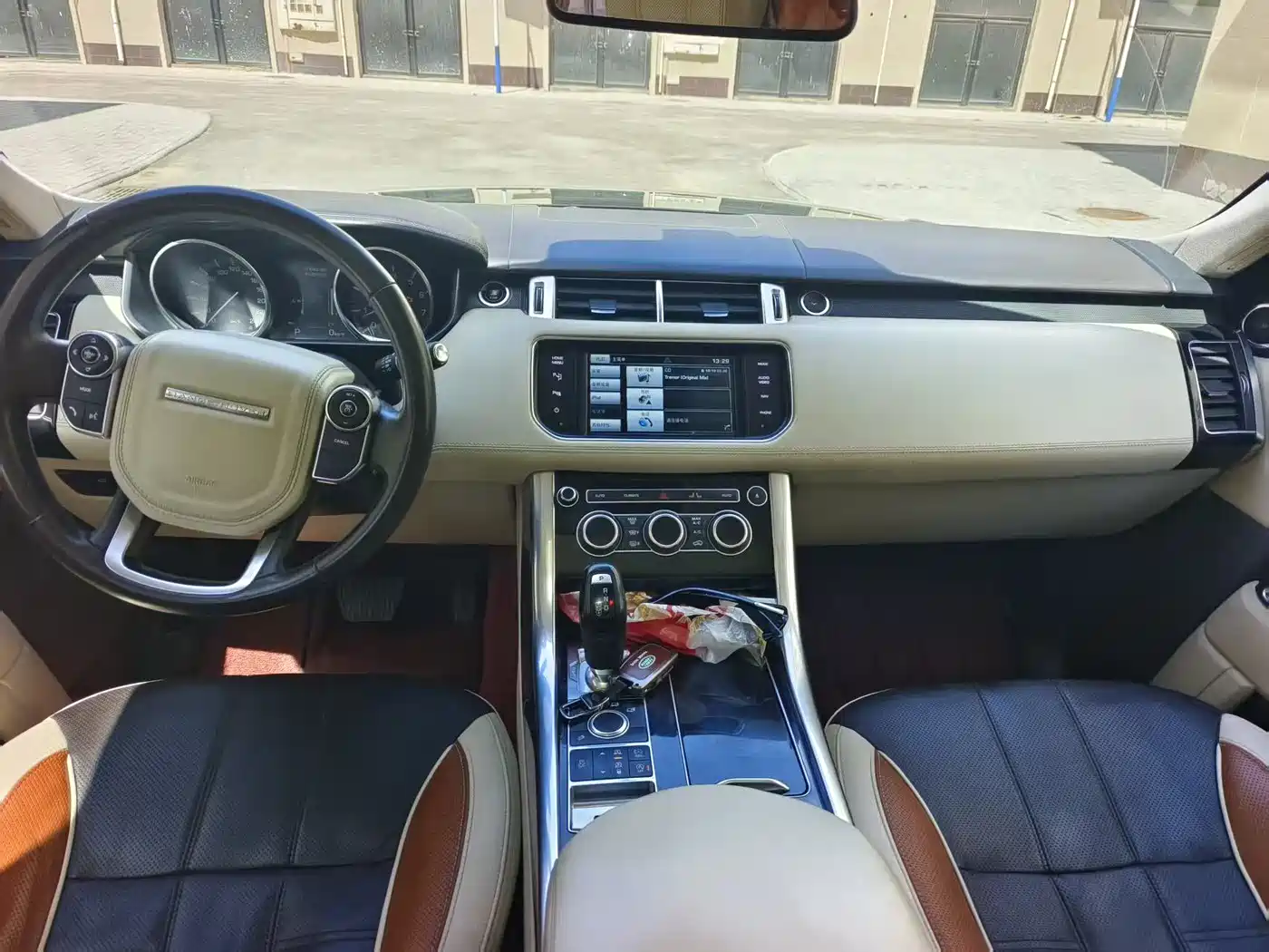 Land Rover Range Rover Sport 2014 3.0 SC V6 Trendsetting Genesis Edition фото 5