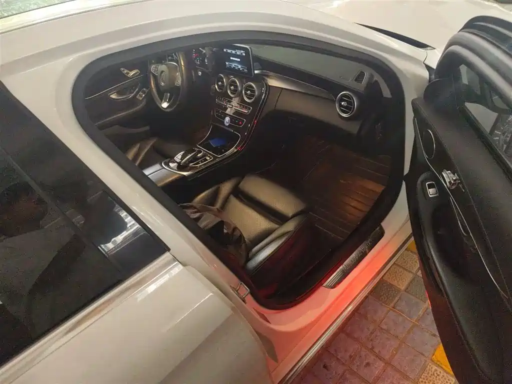Mercedes-Benz C-Class 2015 C 180 L фото 3