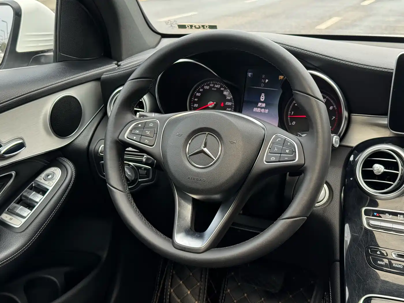 Mercedes-Benz GLC 2016 GLC 200 4MATIC фото 4