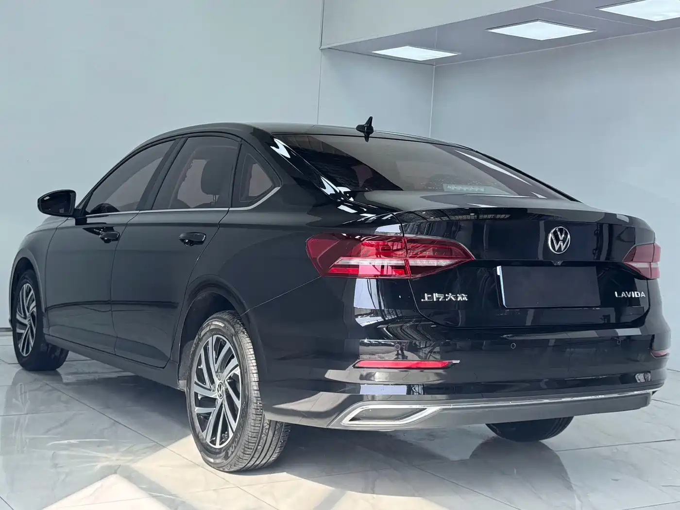 Volkswagen Lavida 2022 1.5L Auto Comfort Edition фото 4