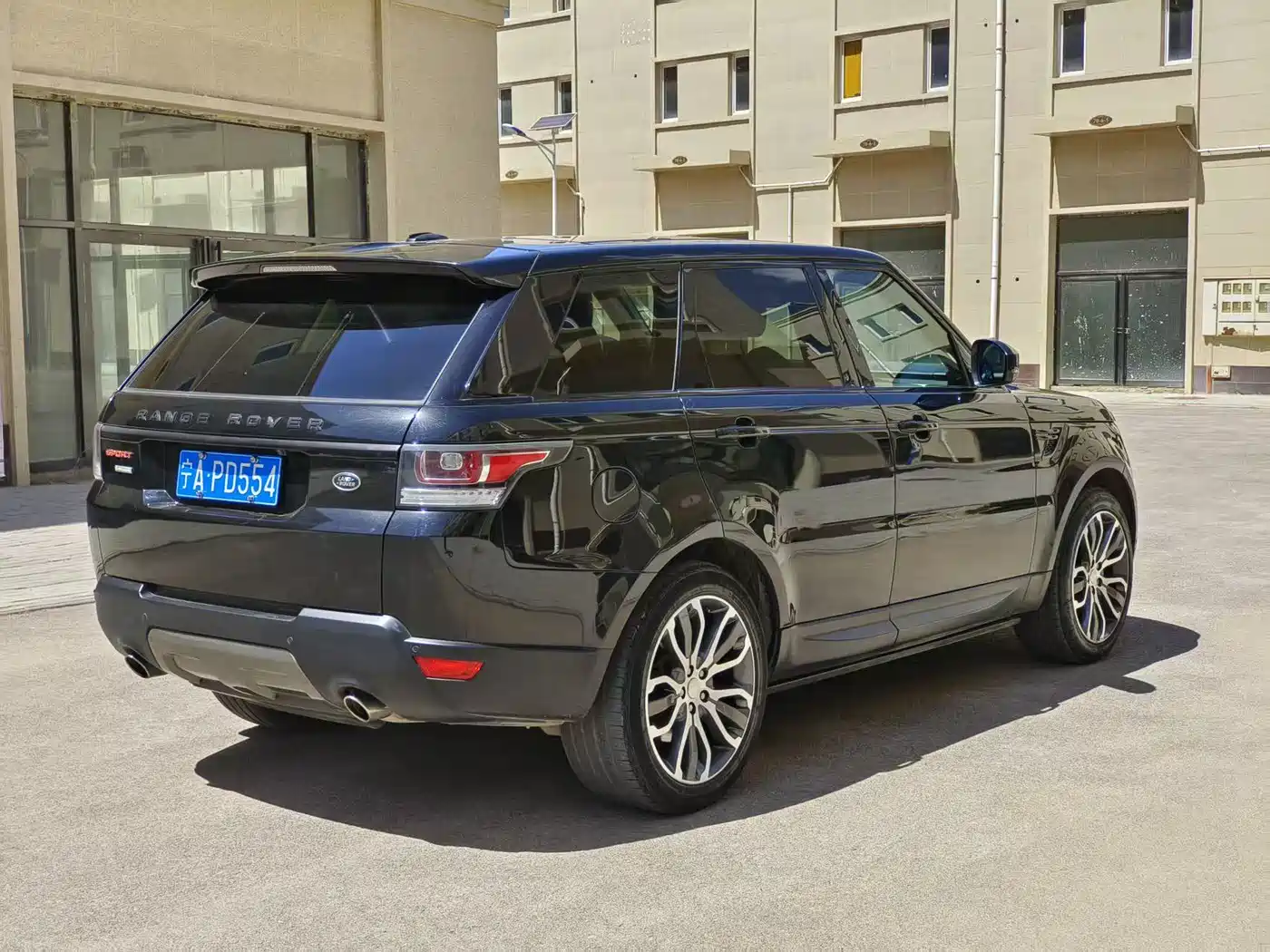 Land Rover Range Rover Sport 2014 3.0 SC V6 Trendsetting Genesis Edition фото 7