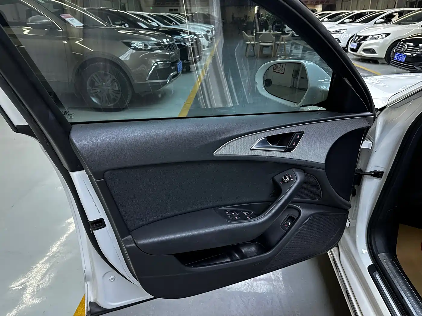 Фото 8 - Audi A6L