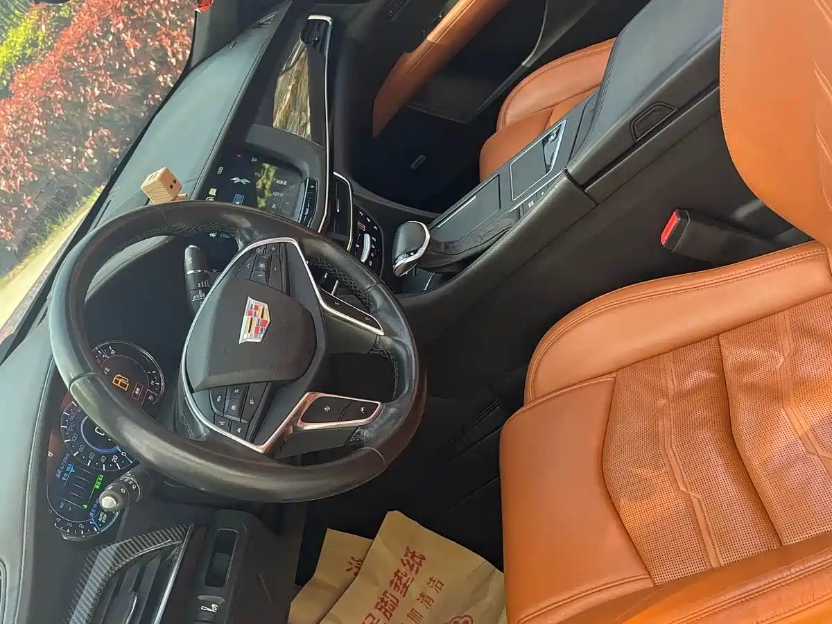 Cadillac CT6 2016 28T Leading фото 7