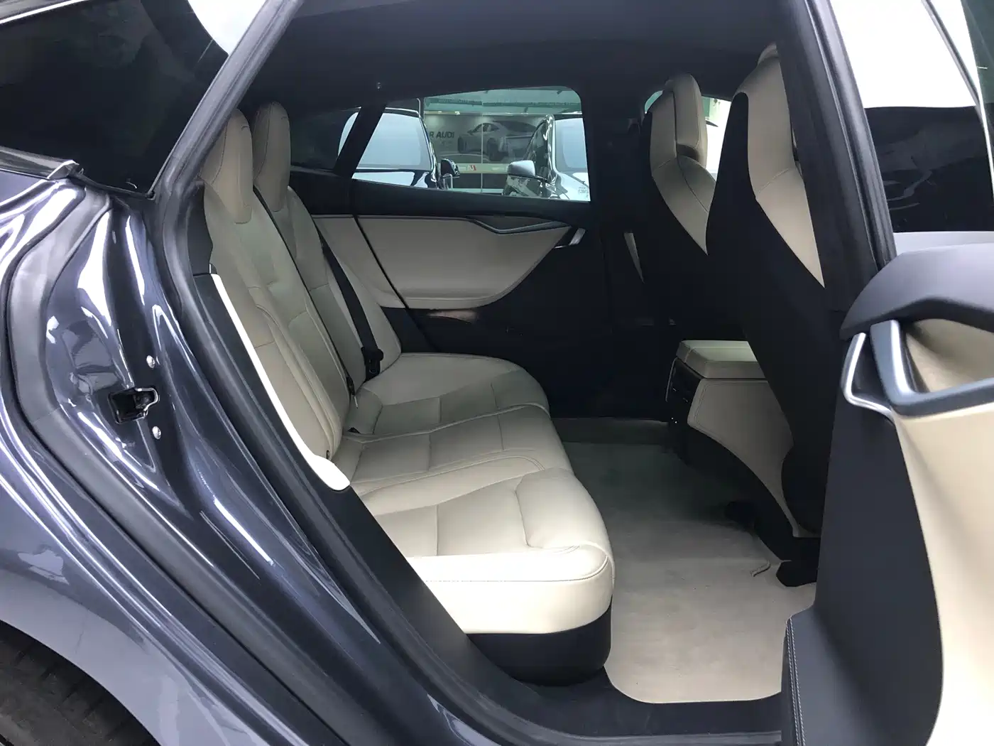 Tesla Model S 2020 2019 Long Range Version