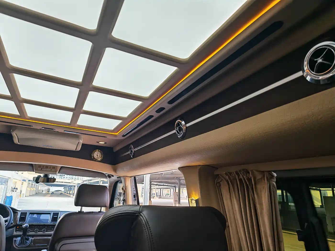 Volkswagen Caravelle 2019 2.0TSI 4WD Luxury 7-seater фото 19