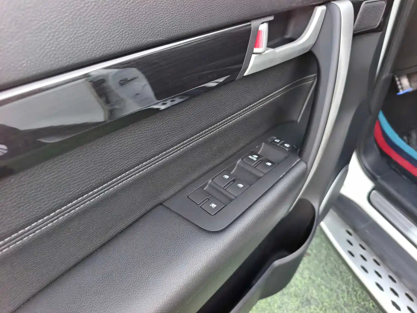 Chevrolet Captiva 2015 2.4L AWD Flagship 7-Seater фото 8