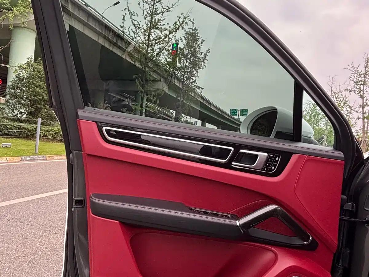 Porsche Cayenne 2019 Cayenne 3.0T фото 4