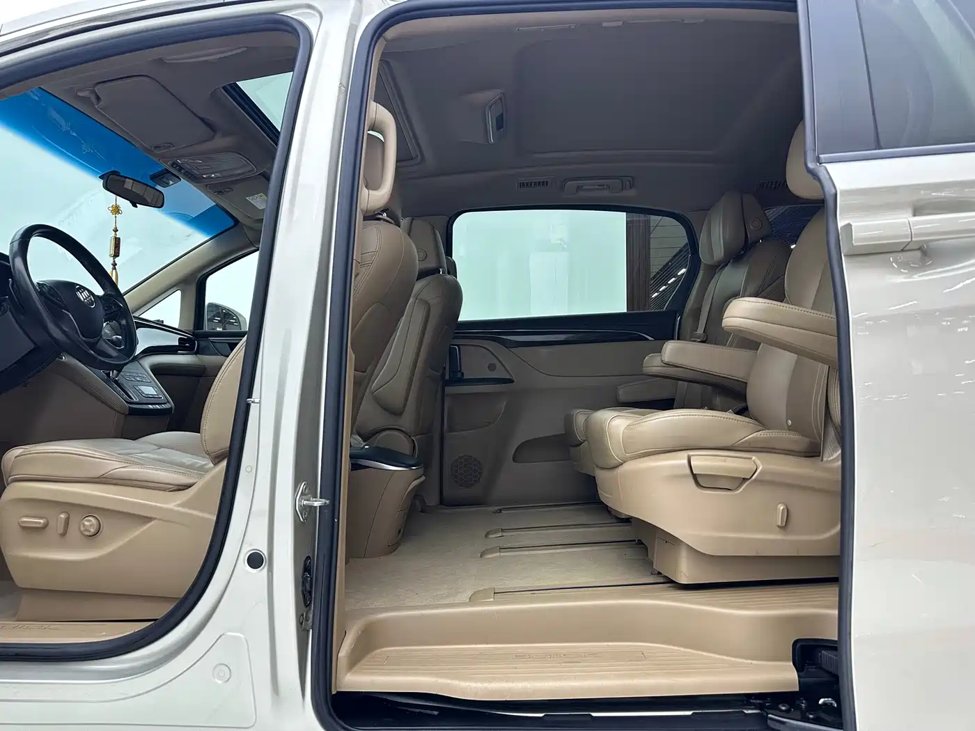 Buick GL8 2017 ES 28T Premium China V фото 18