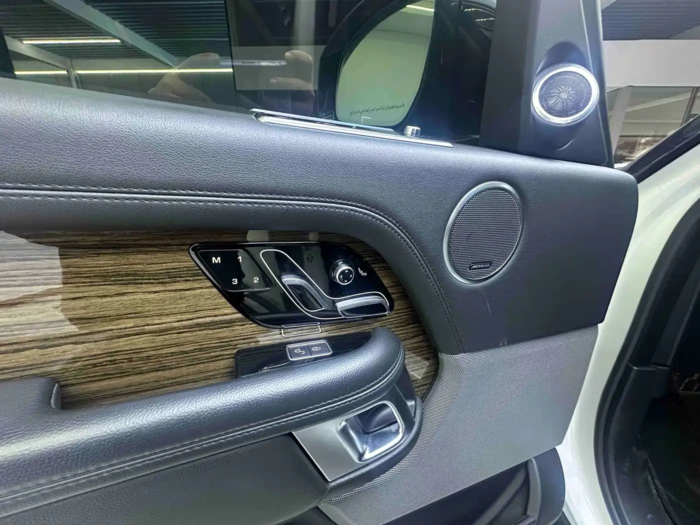 Land Rover Range Rover 2018 3.0 SC V6 Golden Age Edition фото 3