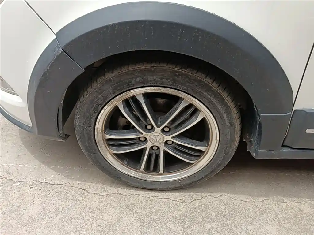 BAIC Weiwang BAW Weiwang M60 2019 2017 1.5T CVT King Edition