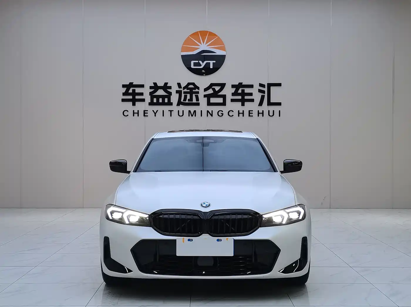 BMW 3 Series 2025 330i M Sport Night Edition фото 2