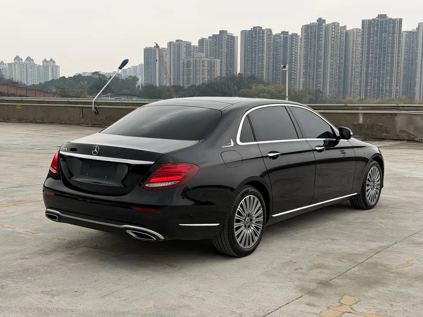 Mercedes-Benz E-Class 2020 E 300 L Luxury Model фото 9