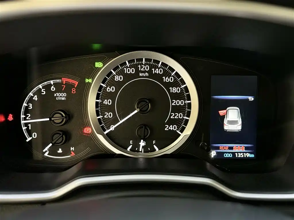 Toyota Frontlander 2022 2.0L CVT Luxury PLUS Edition фото 17