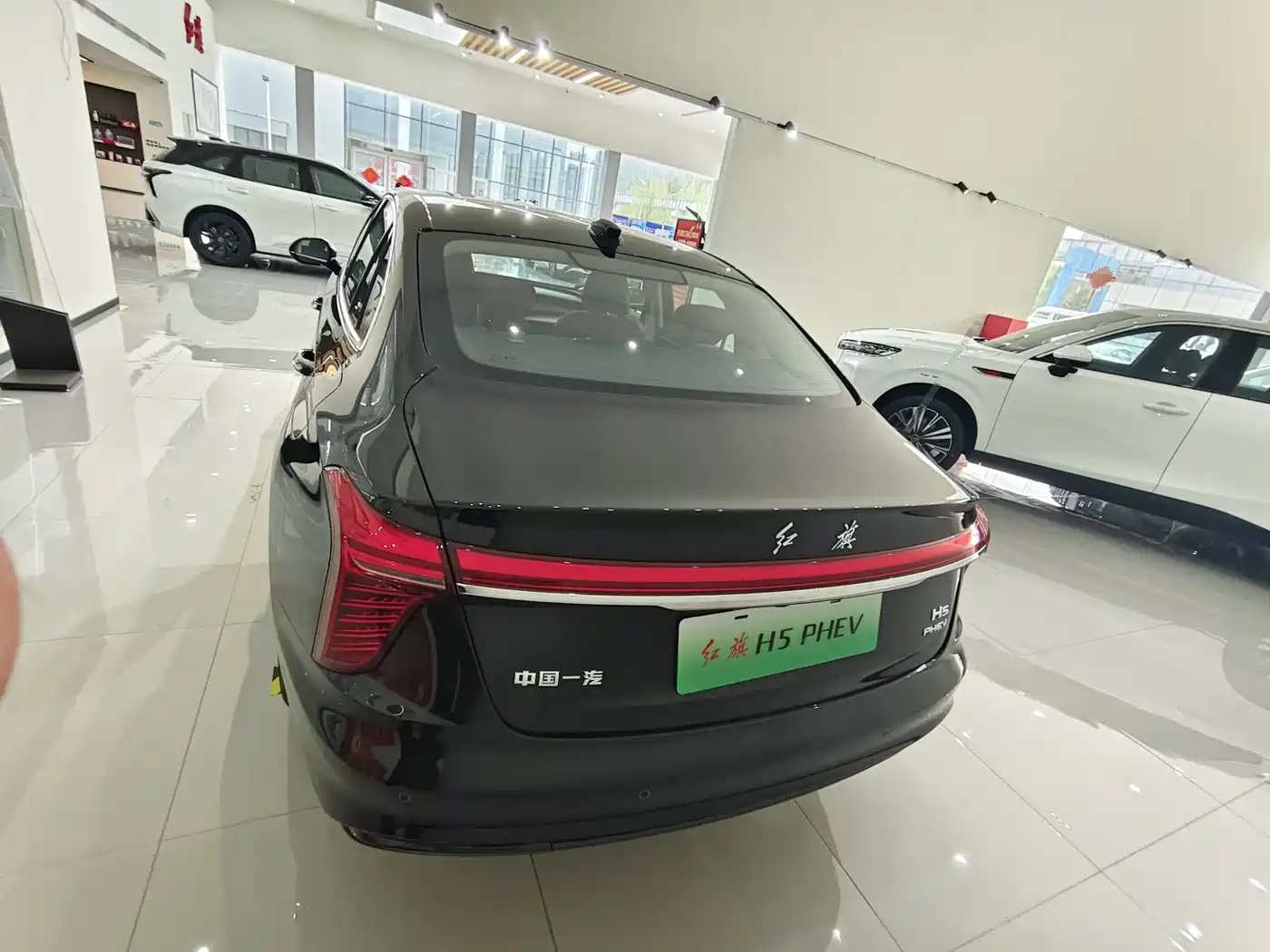 Hongqi H5 PHEV 2025 130 Super Hybrid Edition фото 5