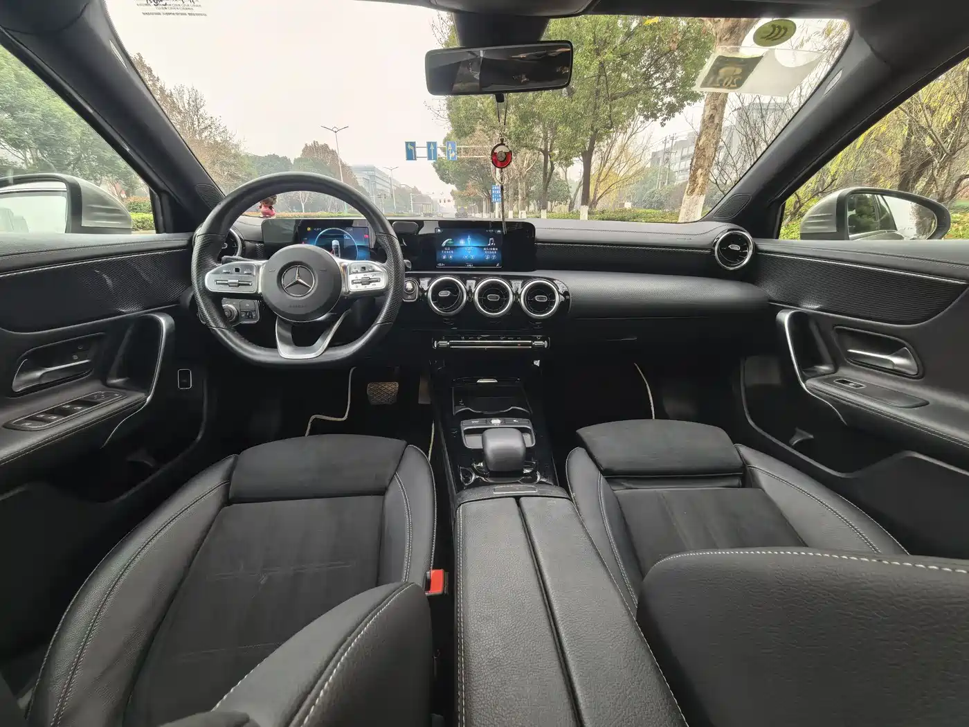 Mercedes-Benz A-Class 2019 A 180 L Sport Sedan фото 7