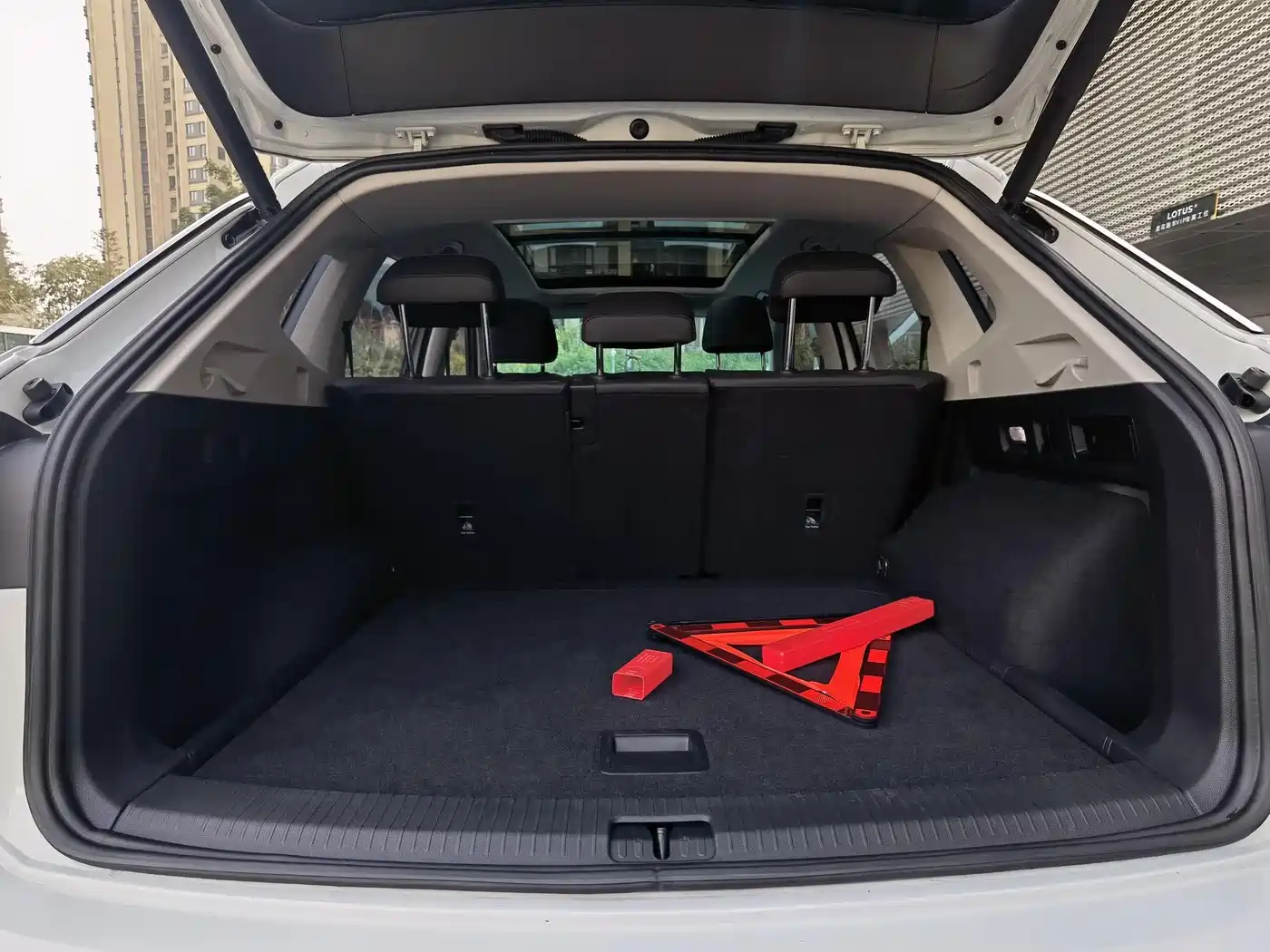 Volkswagen Tayron 2022 330TSI 2WD Luxury Smart Connect Plus фото 26