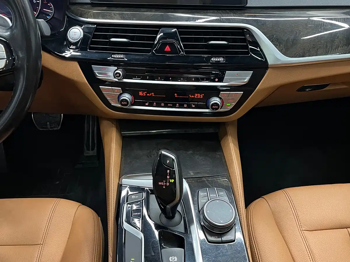 BMW 5 Series 2018 Facelift 530Li Leading M Sport Package фото 6