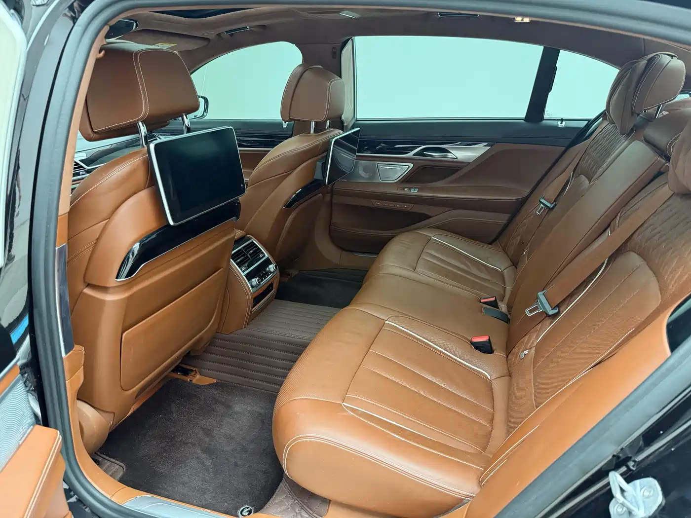 BMW 7 Series 2018 740Li xDrive Premium Type M Sport Package фото 8
