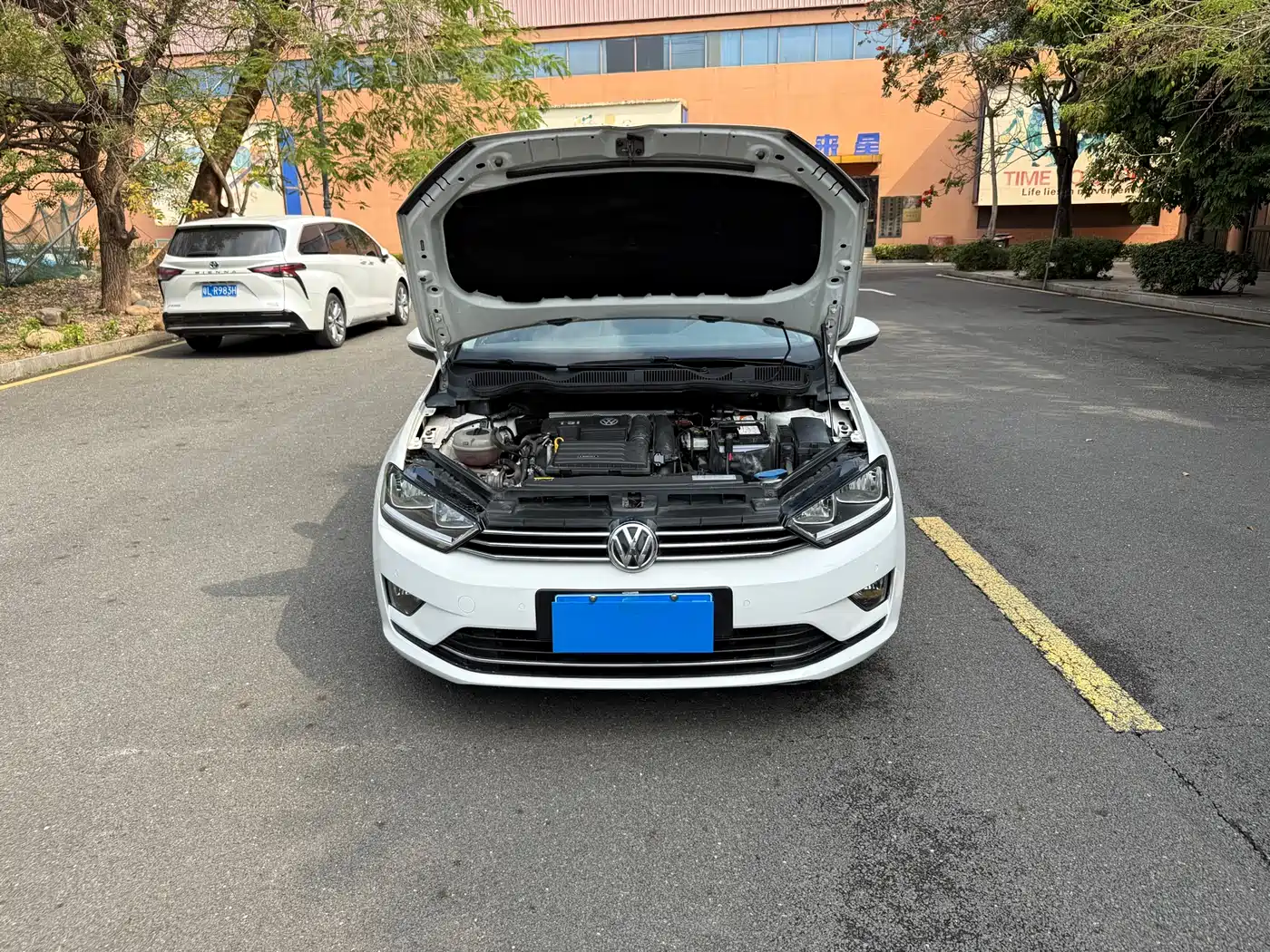 Volkswagen Golf Sportsvan 2018 230TSI Automatic Progressive фото 16