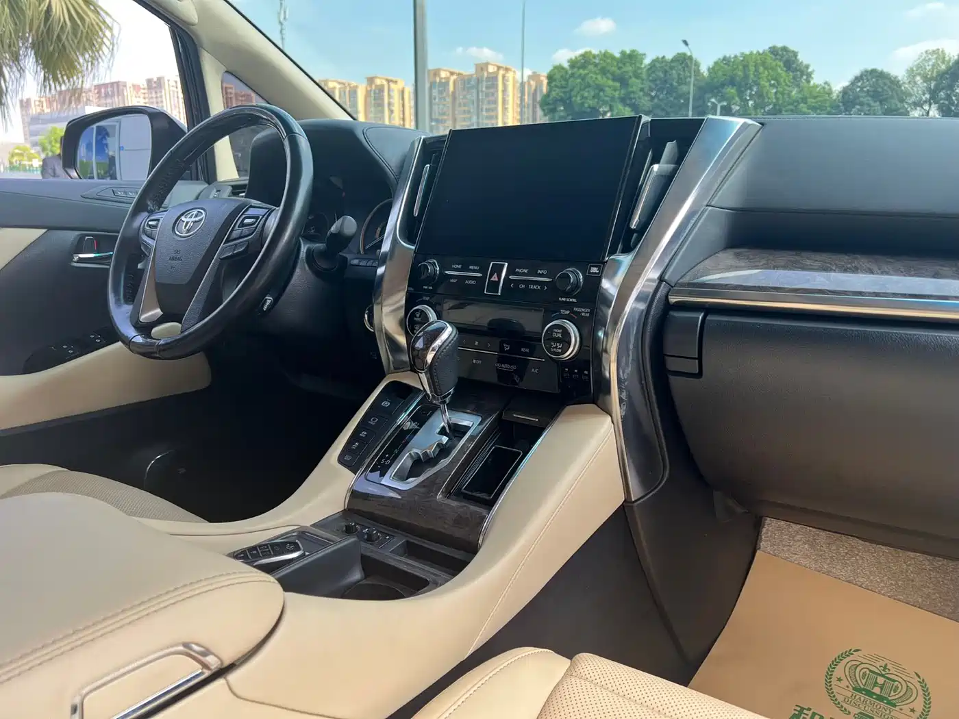 Toyota Vellfire 2020 Twin Engine 2.5L HV Premium Edition фото 7