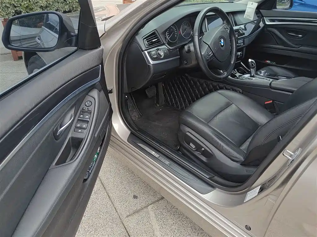 BMW 5 Series 2014 520Li Elegance фото 10