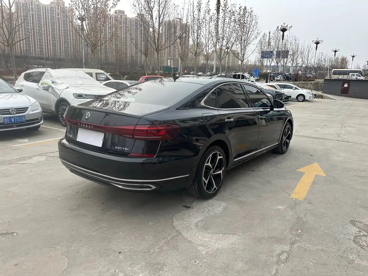 Volkswagen Passat 2023 330TSI Starlight Luxury Edition фото 9
