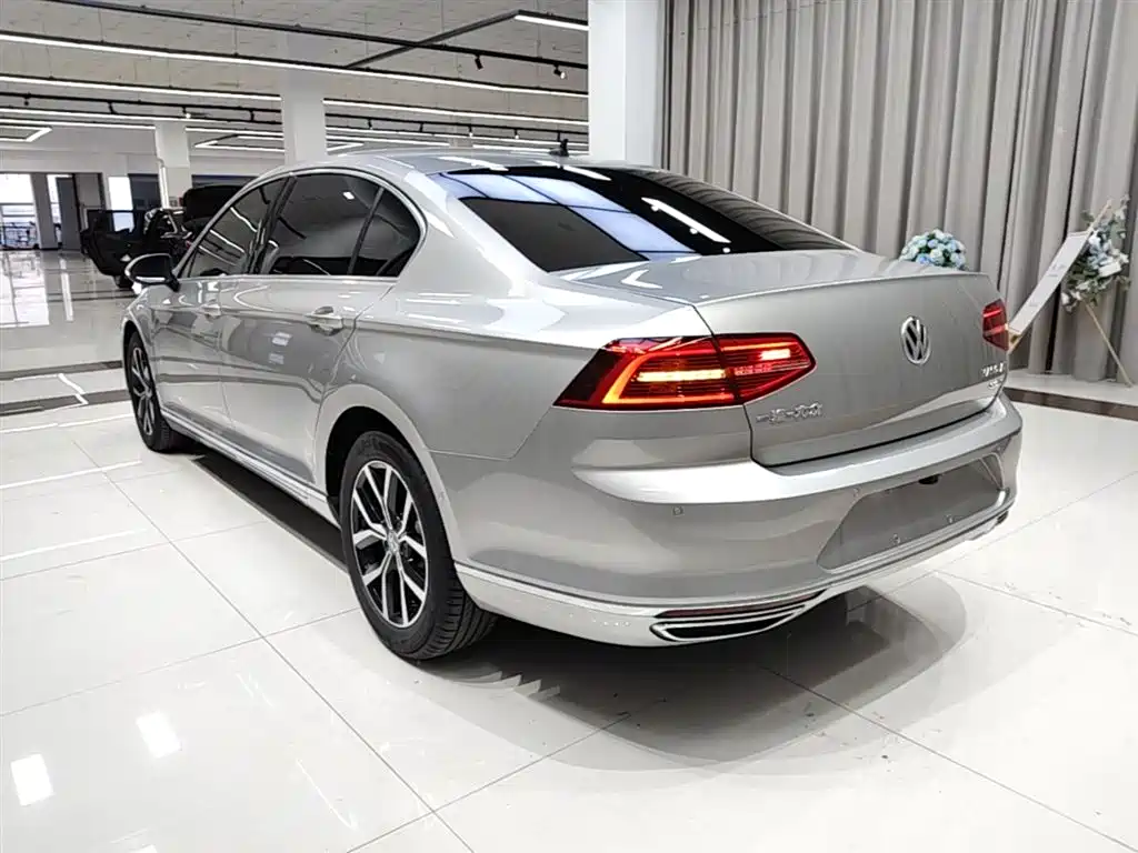 Volkswagen Magotan 2017 330TSI DSG Premium фото 23