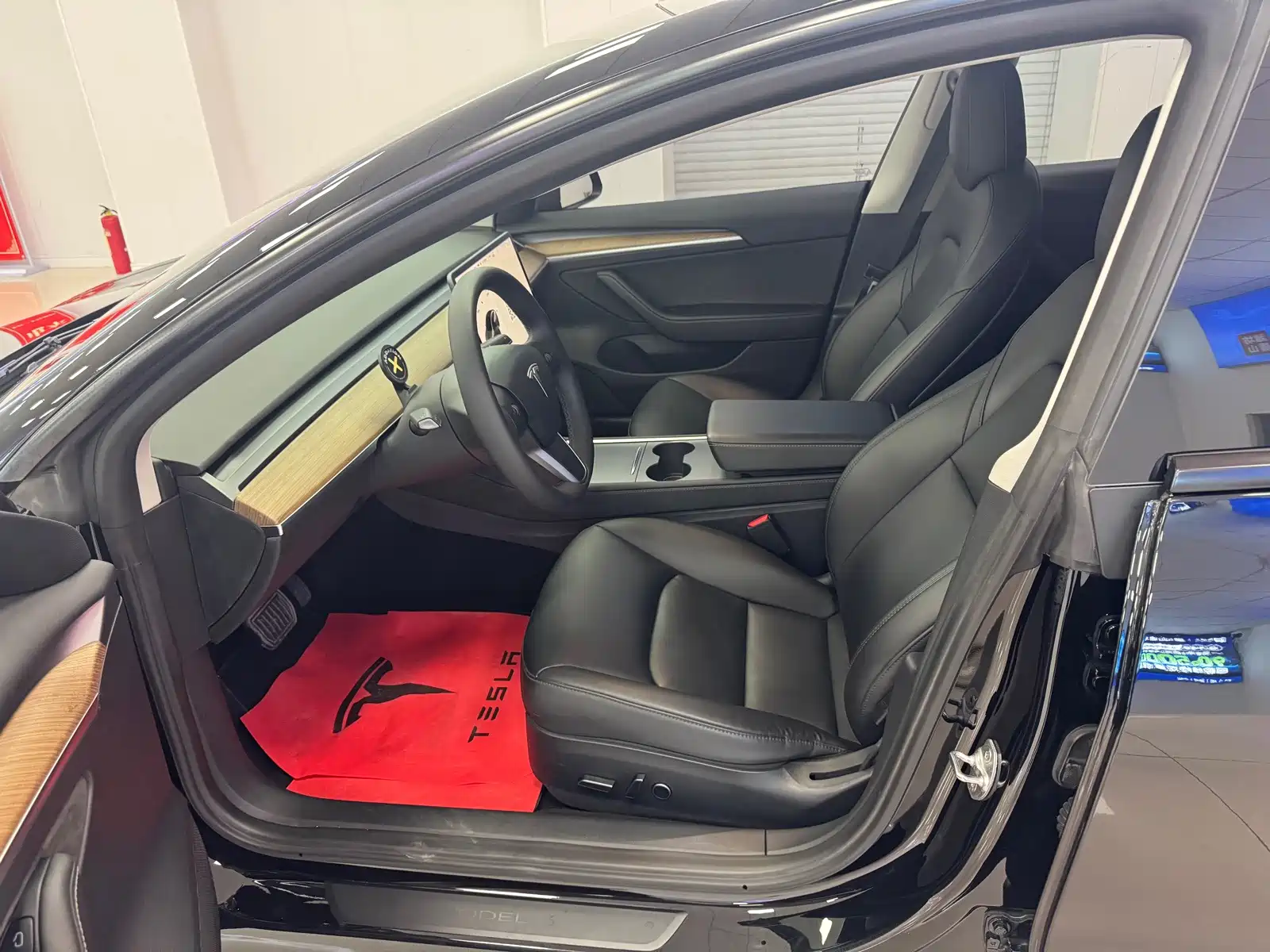 Фото 8 - Tesla Model 3 (Import)
