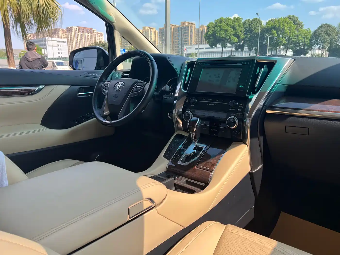 Toyota Alphard 2018 3.5L Luxury фото 7