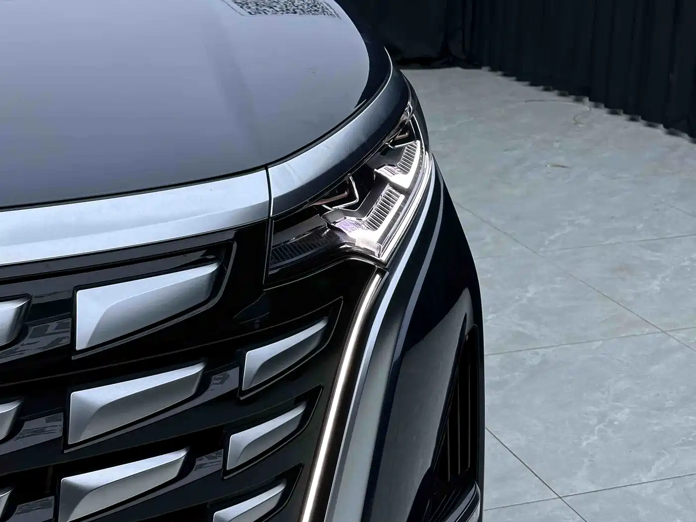 Denza D9 2022 DM-i 970 AWD Flagship фото 3