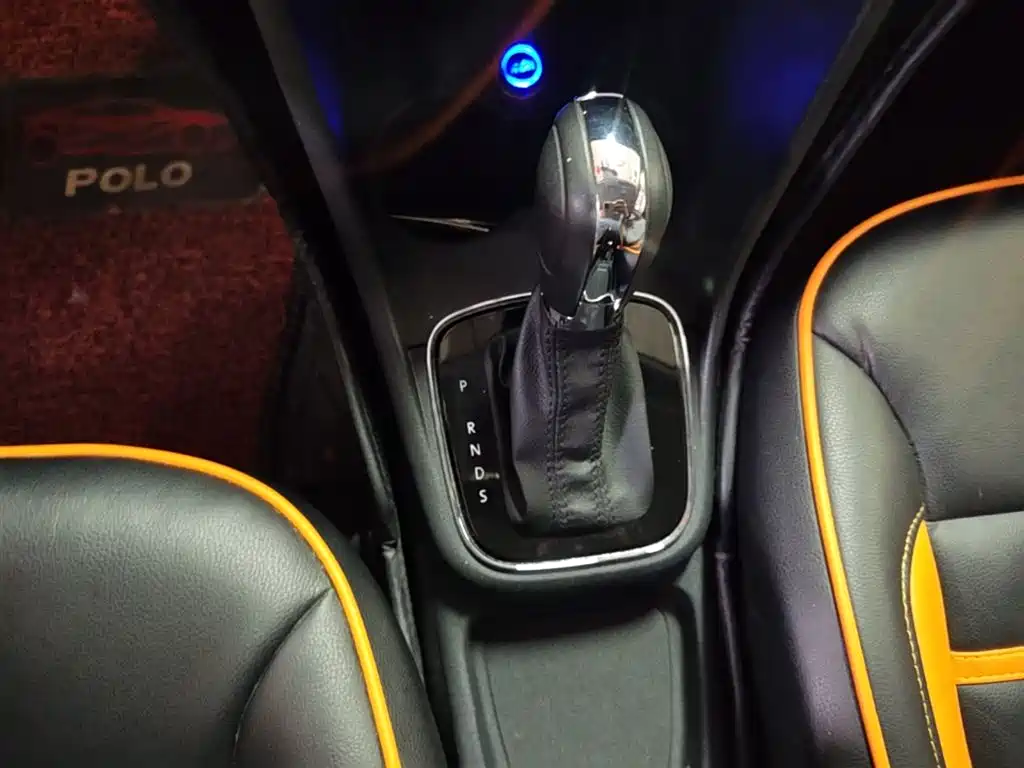 Volkswagen Polo 2016 1.6L Automatic Comfort фото 14