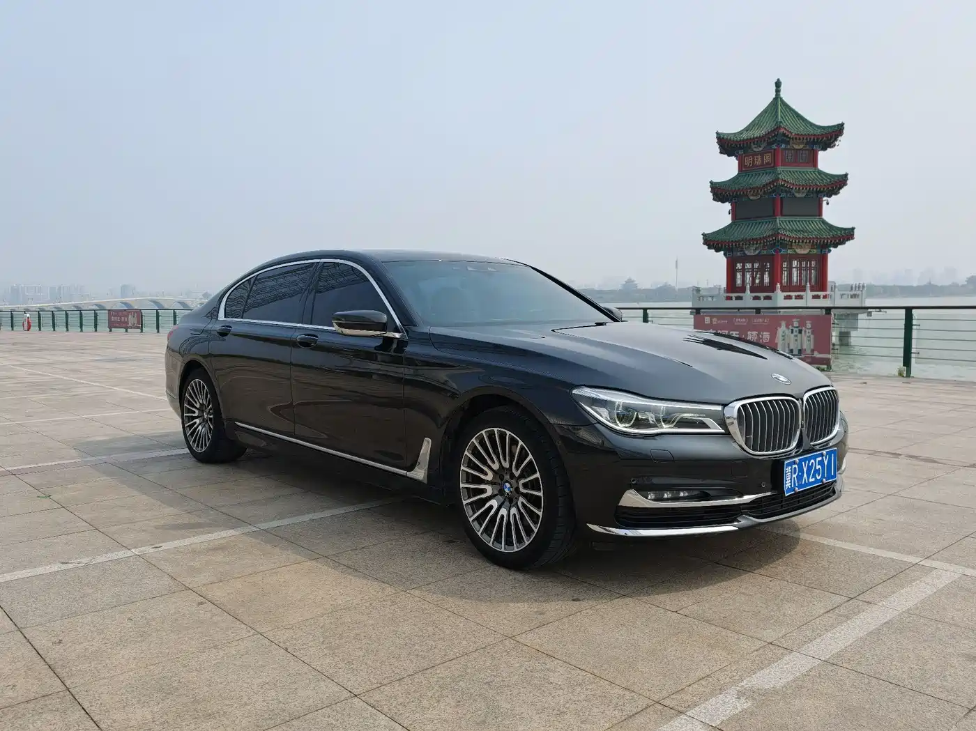 BMW 7 SERIES