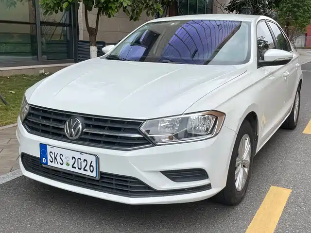 VOLKSWAGEN BORA