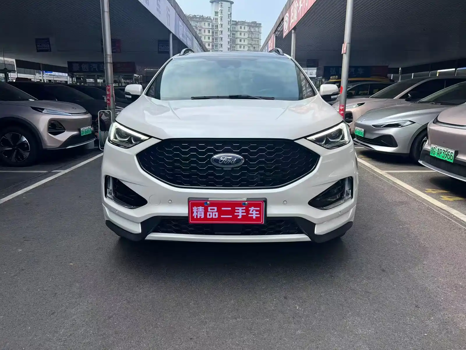 Фото 2 - Ford Edge