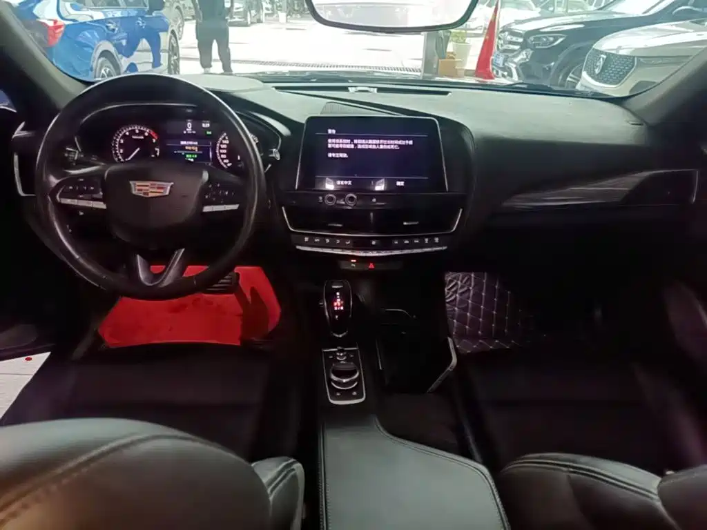 Фото 10 - Cadillac CT5