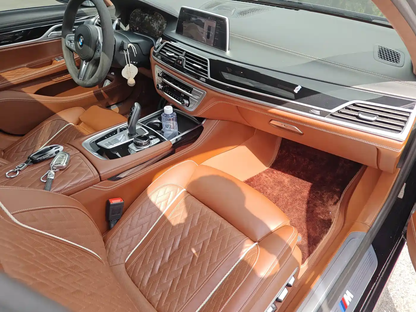 Фото 15 - BMW 7 Series