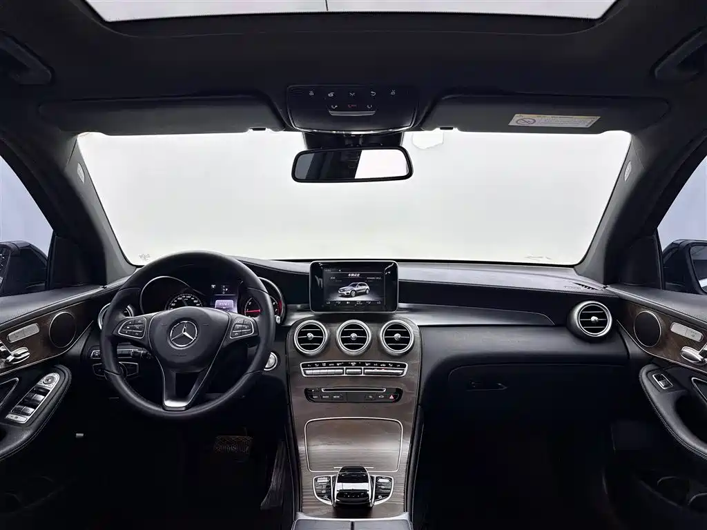 Mercedes-Benz GLC 2016 GLC 300 4MATIC Dynamic фото 8