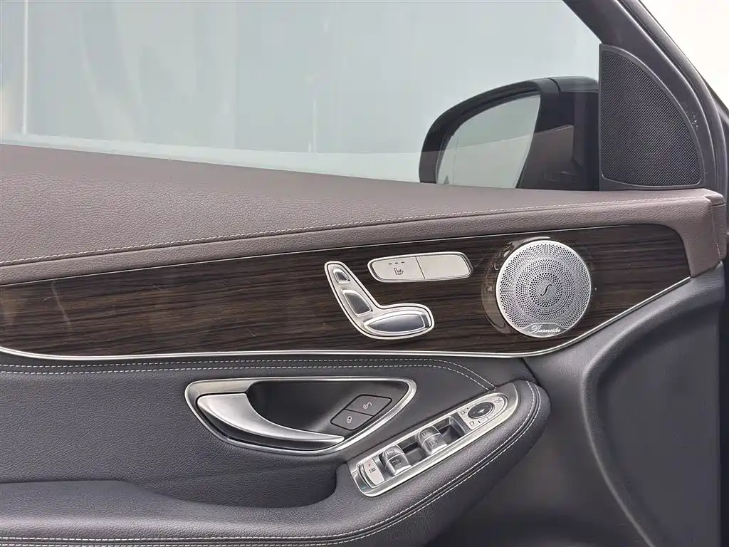 Mercedes-Benz GLC 2018 GLC 260 4MATIC Luxury фото 14
