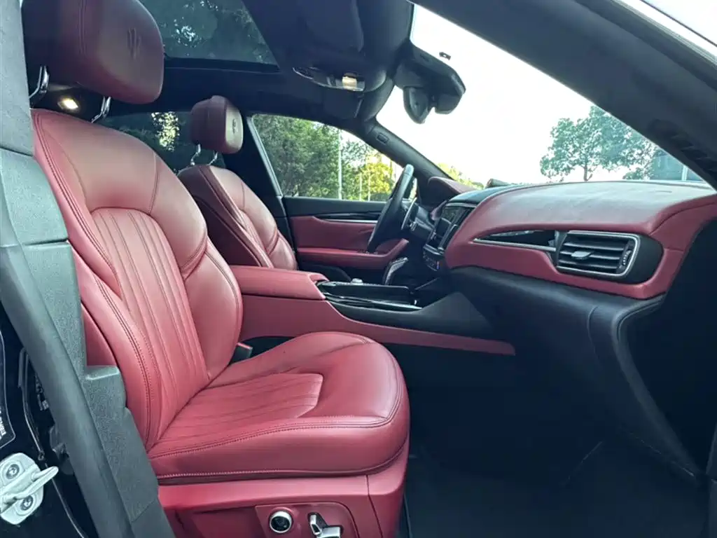 MASERATI LEVANTE