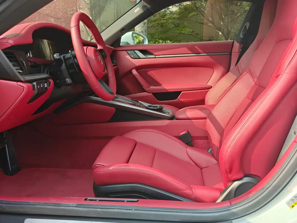 PORSCHE 911