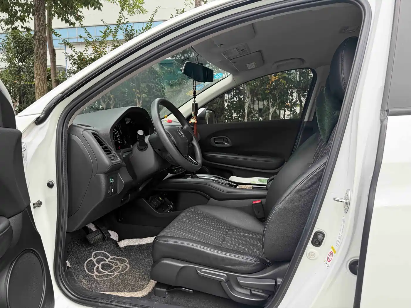 Honda Vezel 2015 2015 1.8L CVT FWD Elite