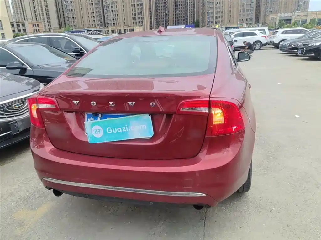 Фото 6 - Volvo S60