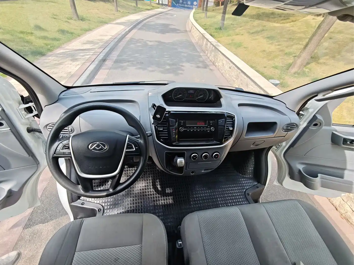 صورة 8 - SAIC Maxus Xintu V80